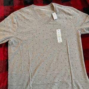 ✨NWT✨ Old Navy T-shirt (L)